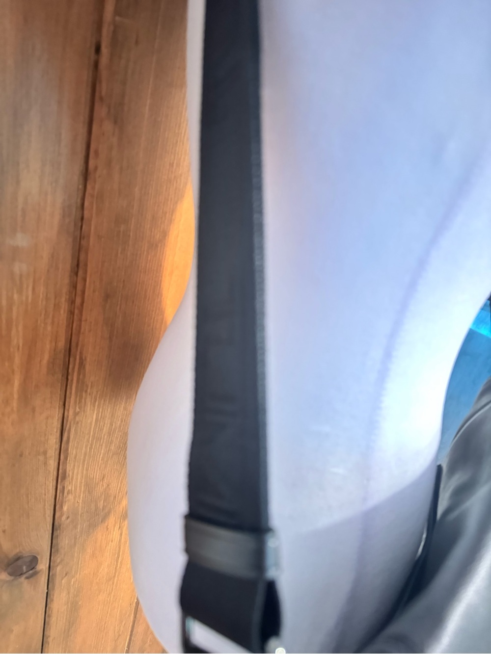 TUMI Black Leather Messenger Bag - Picture 4 of 16